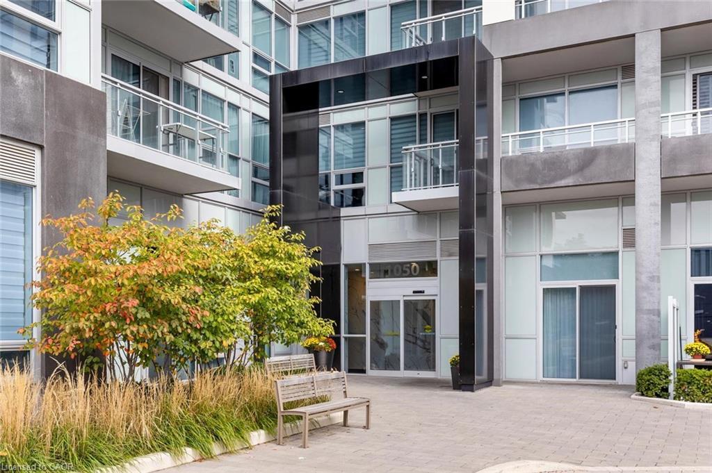 226-1050 Main Street E, Milton, ON - Outdoor With Balcony