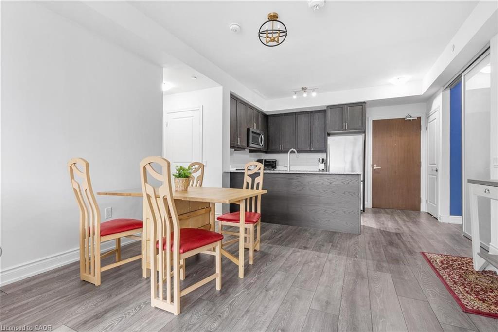 226-1050 Main Street E, Milton, ON - Indoor