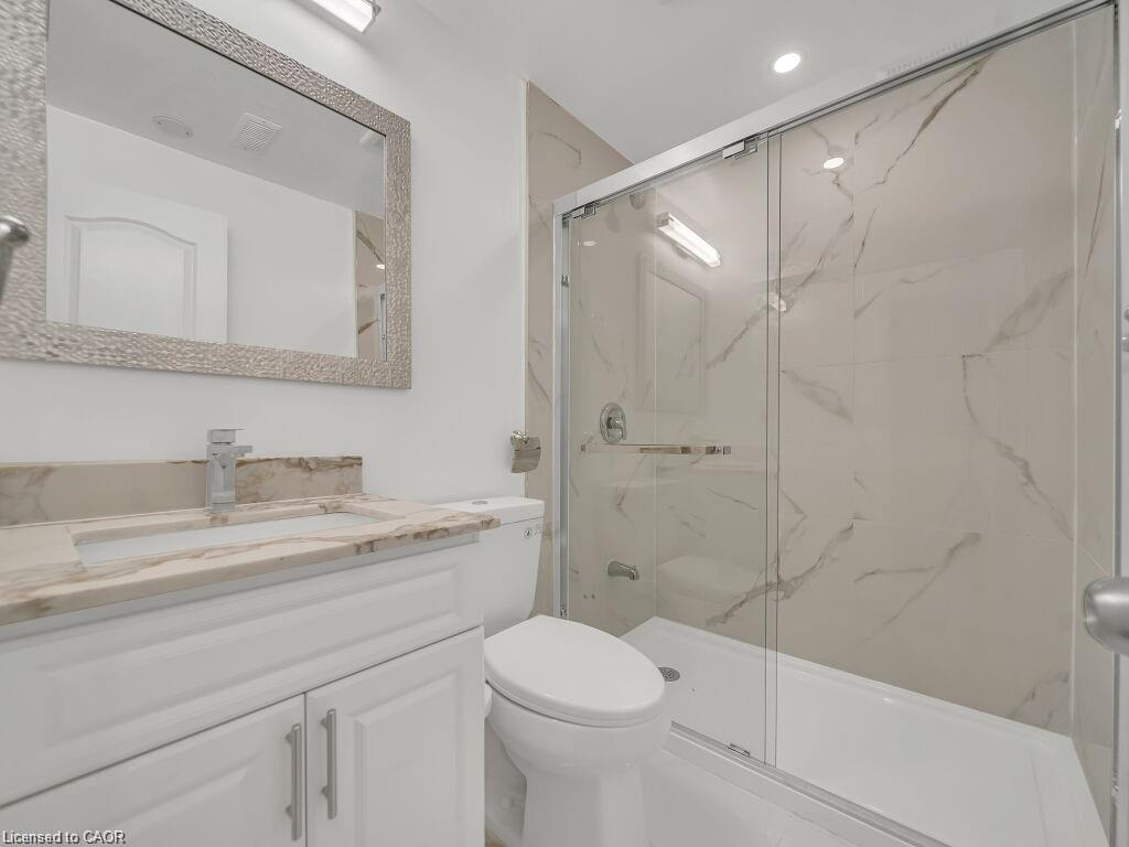 34 Belwood Crescent, Kitchener, ON - Indoor Photo Showing Bathroom