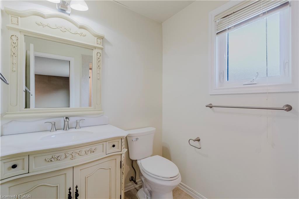 195 Duncairn Crescent, Hamilton, ON - Indoor Photo Showing Bathroom