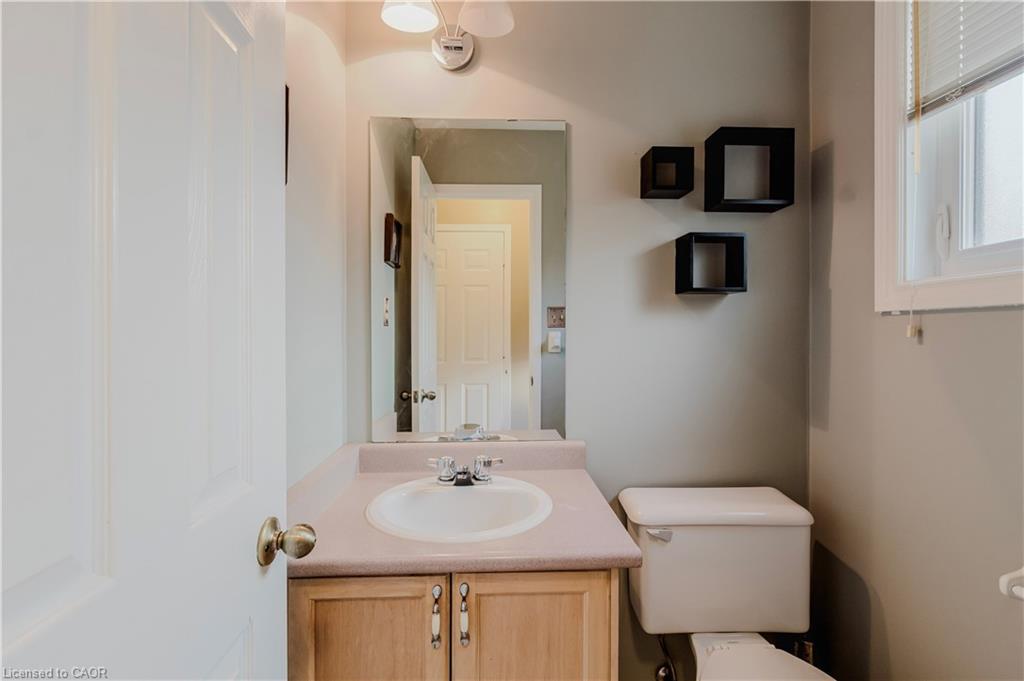195 Duncairn Crescent, Hamilton, ON - Indoor Photo Showing Bathroom