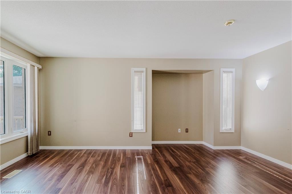 195 Duncairn Crescent, Hamilton, ON - Indoor Photo Showing Other Room