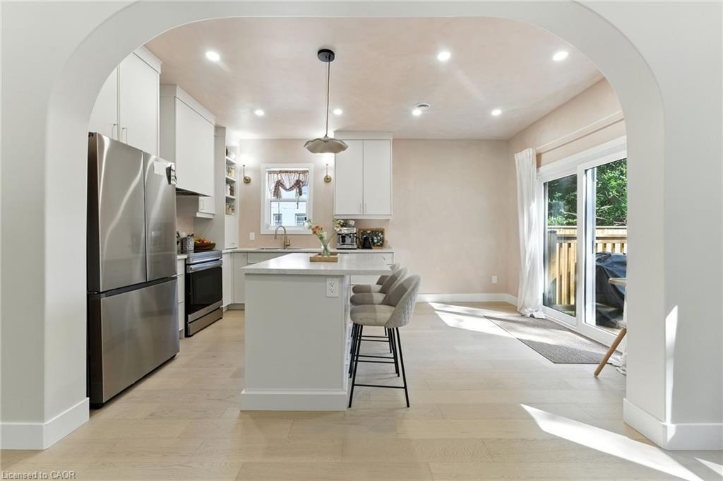 13 Linden Street, Aylmer, ON - Indoor Photo Showing Kitchen With Upgraded Kitchen