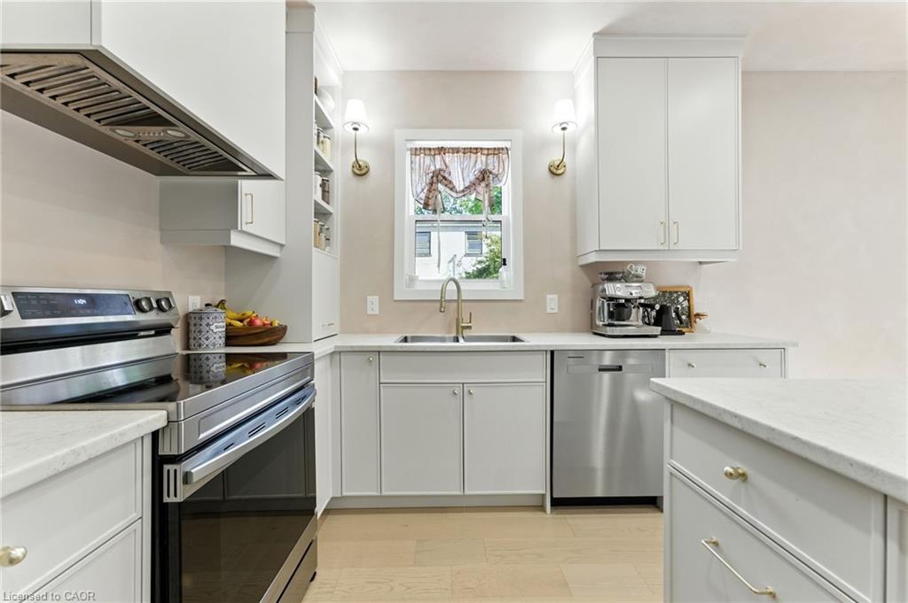 13 Linden Street, Aylmer, ON - Indoor Photo Showing Kitchen With Double Sink
