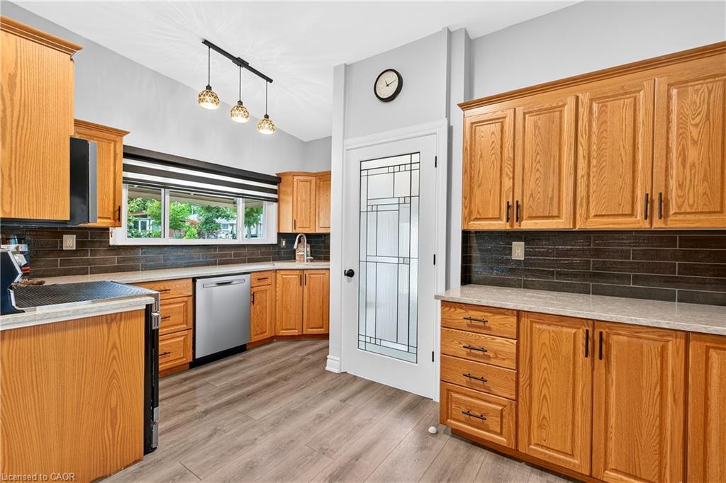 4542 Nancy Drive, Niagara Falls, ON - Indoor Photo Showing Kitchen