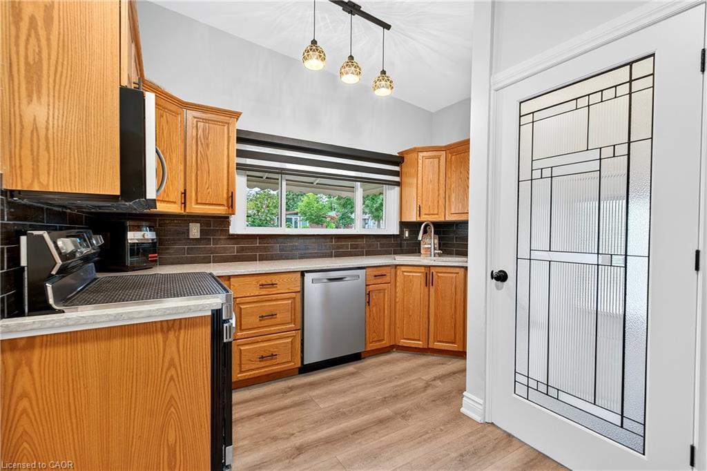 4542 Nancy Drive, Niagara Falls, ON - Indoor Photo Showing Kitchen