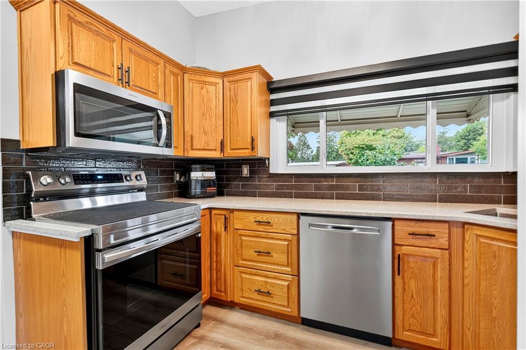 4542 Nancy Drive, Niagara Falls, ON - Indoor Photo Showing Kitchen