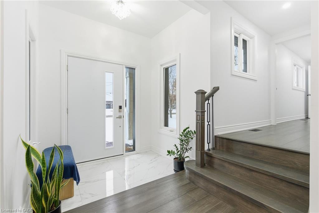 1576 Woodburn Road, Binbrook, ON - Indoor Photo Showing Other Room