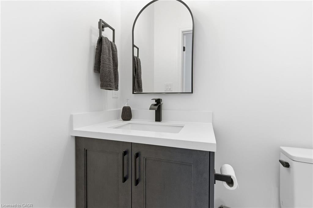 1576 Woodburn Road, Binbrook, ON - Indoor Photo Showing Bathroom