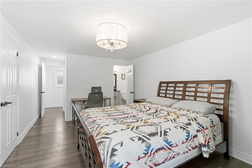 1576 Woodburn Road, Binbrook, ON - Indoor Photo Showing Bedroom