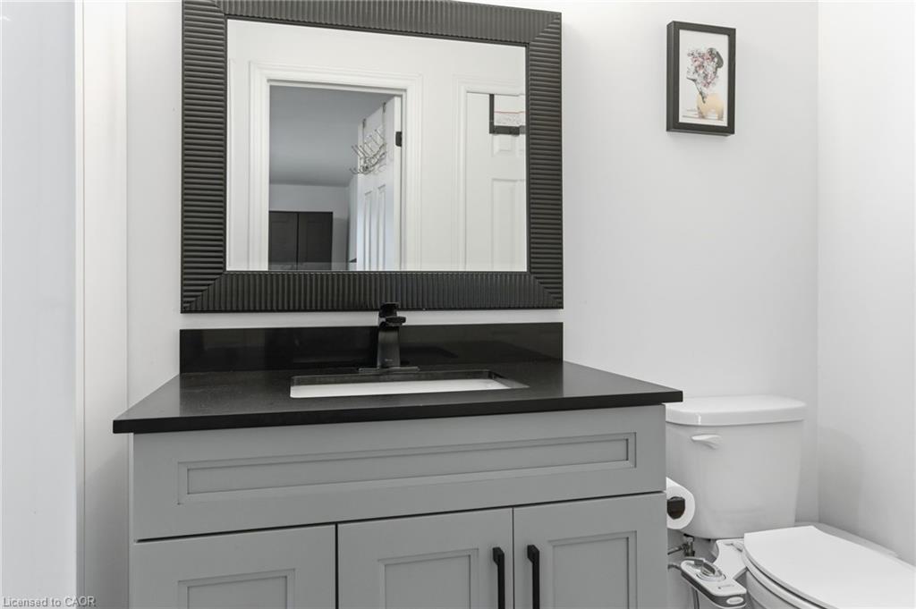 1576 Woodburn Road, Binbrook, ON - Indoor Photo Showing Bathroom