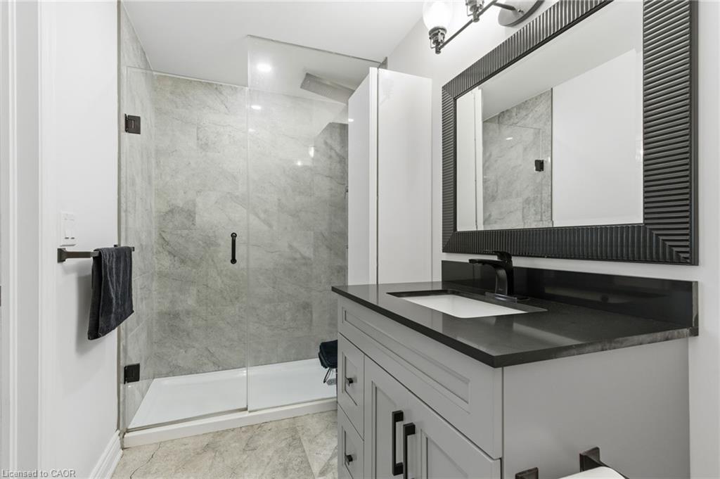 1576 Woodburn Road, Binbrook, ON - Indoor Photo Showing Bathroom