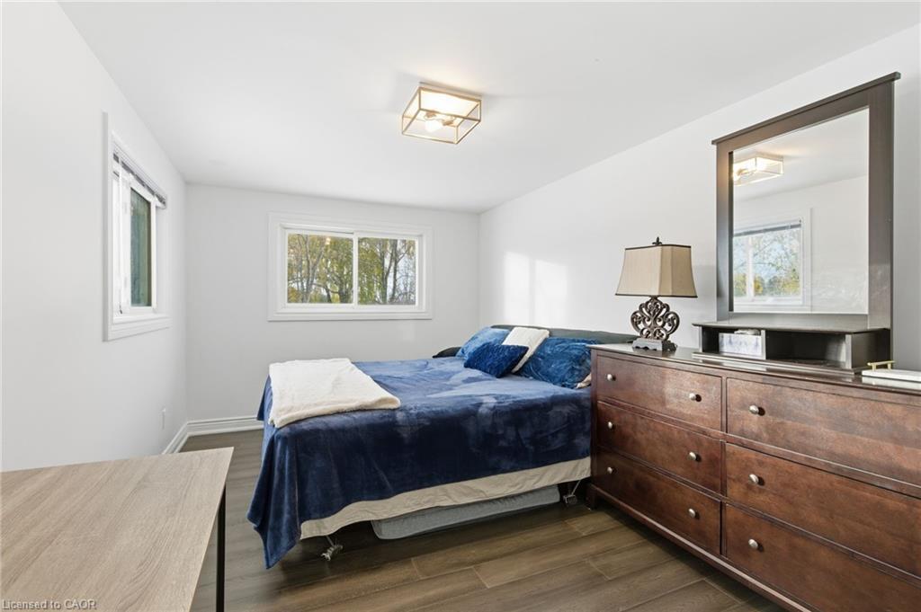 1576 Woodburn Road, Binbrook, ON - Indoor Photo Showing Bedroom