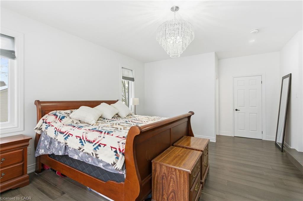 1576 Woodburn Road, Binbrook, ON - Indoor Photo Showing Bedroom