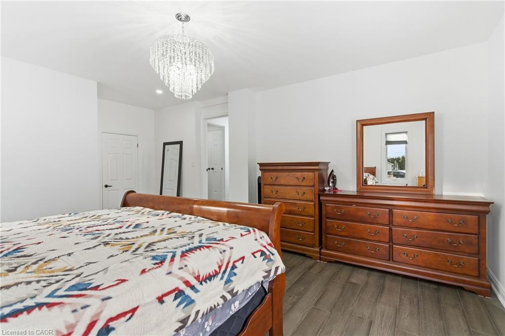 1576 Woodburn Road, Binbrook, ON - Indoor Photo Showing Bedroom