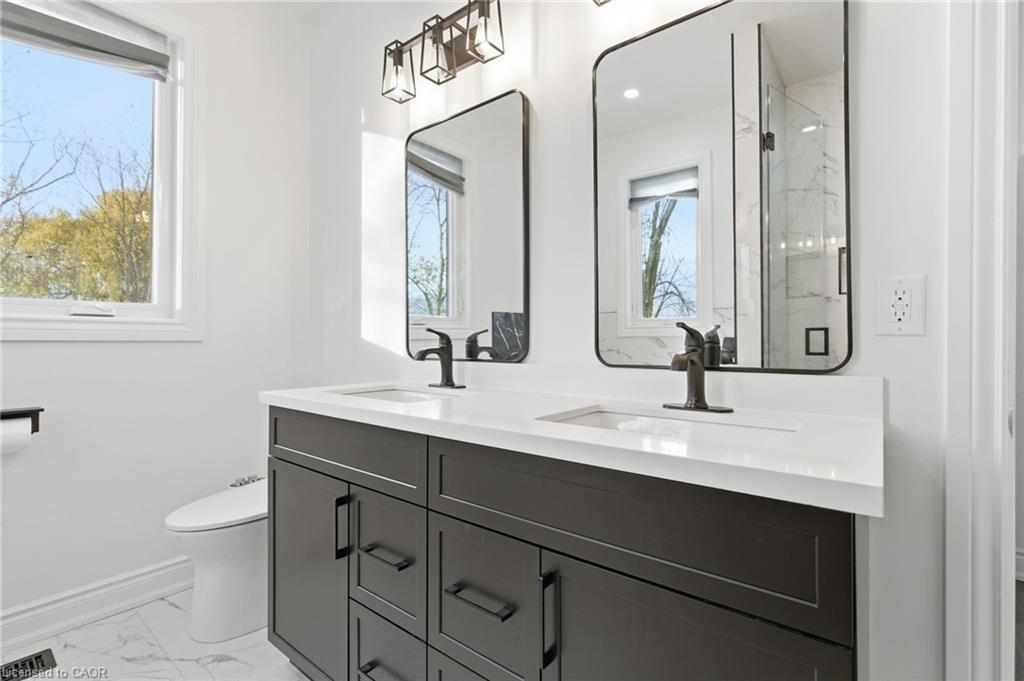 1576 Woodburn Road, Binbrook, ON - Indoor Photo Showing Bathroom