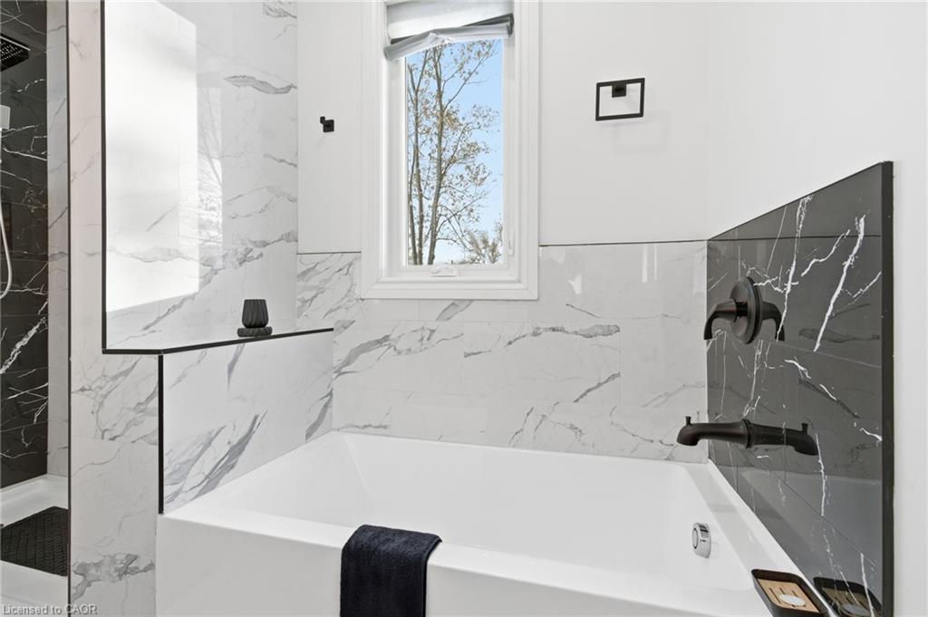 1576 Woodburn Road, Binbrook, ON - Indoor Photo Showing Bathroom