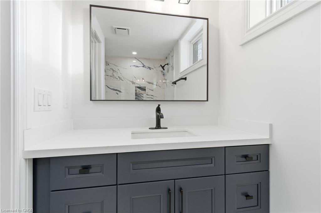 1576 Woodburn Road, Binbrook, ON - Indoor Photo Showing Bathroom