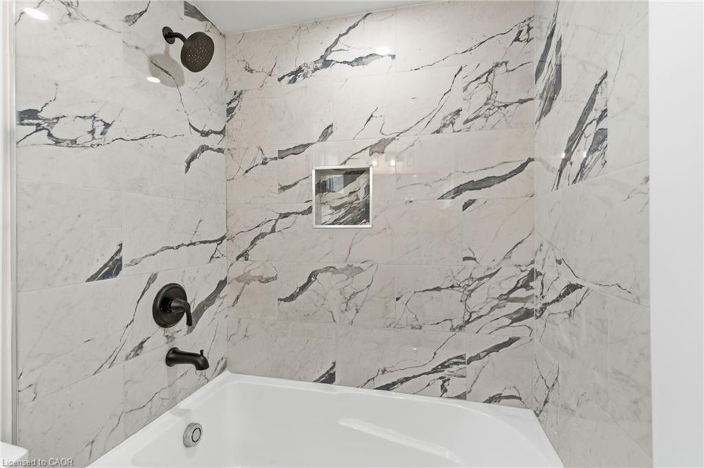 1576 Woodburn Road, Binbrook, ON - Indoor Photo Showing Bathroom