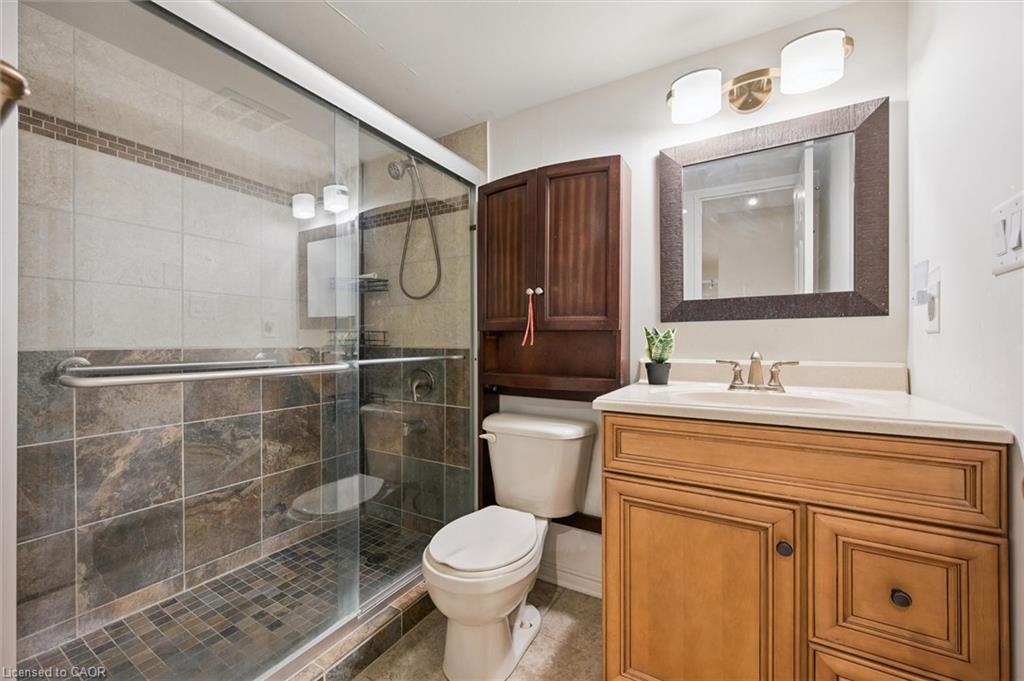 504-300 Keats Way, Waterloo, ON - Indoor Photo Showing Bathroom