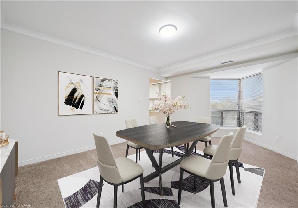504-300 Keats Way, Waterloo, ON - Indoor Photo Showing Dining Room