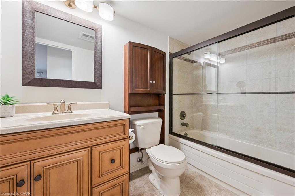504-300 Keats Way, Waterloo, ON - Indoor Photo Showing Bathroom