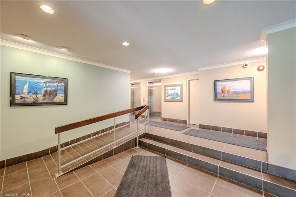 504-300 Keats Way, Waterloo, ON - Indoor Photo Showing Other Room