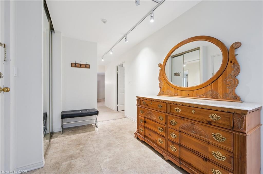 504-300 Keats Way, Waterloo, ON - Indoor Photo Showing Other Room