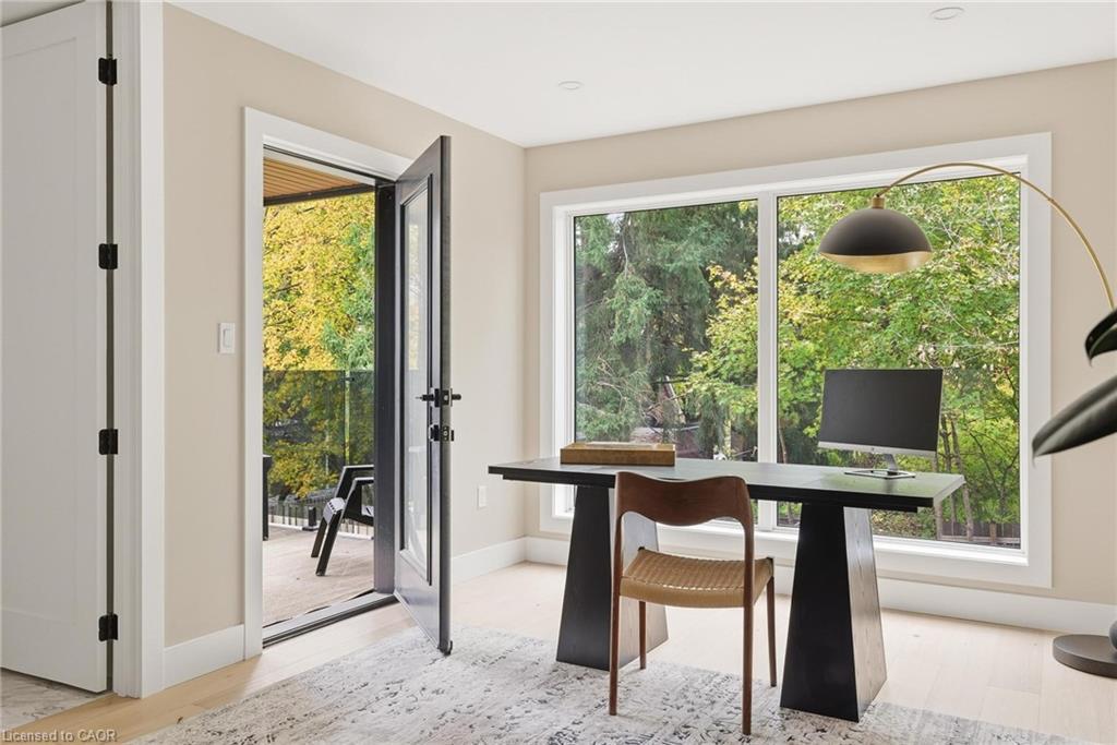 95 William Street W, Waterloo, ON - Indoor