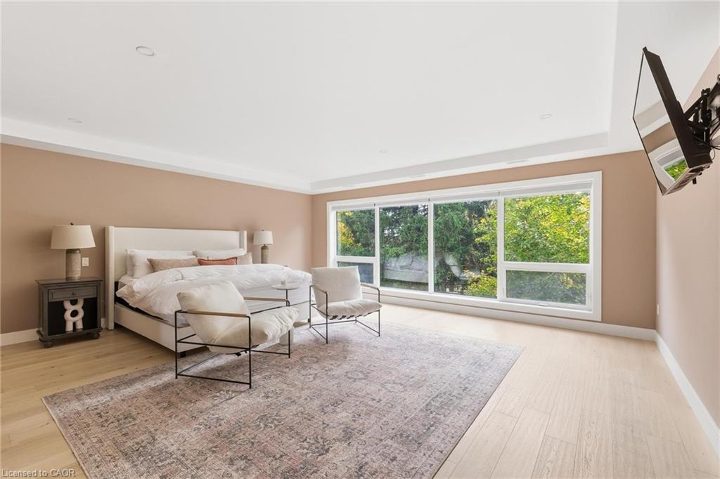 95 William Street W, Waterloo, ON - Indoor Photo Showing Bedroom