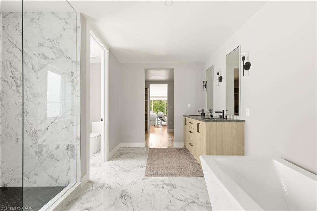 95 William Street W, Waterloo, ON - Indoor Photo Showing Bathroom