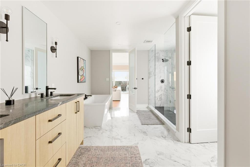 95 William Street W, Waterloo, ON - Indoor