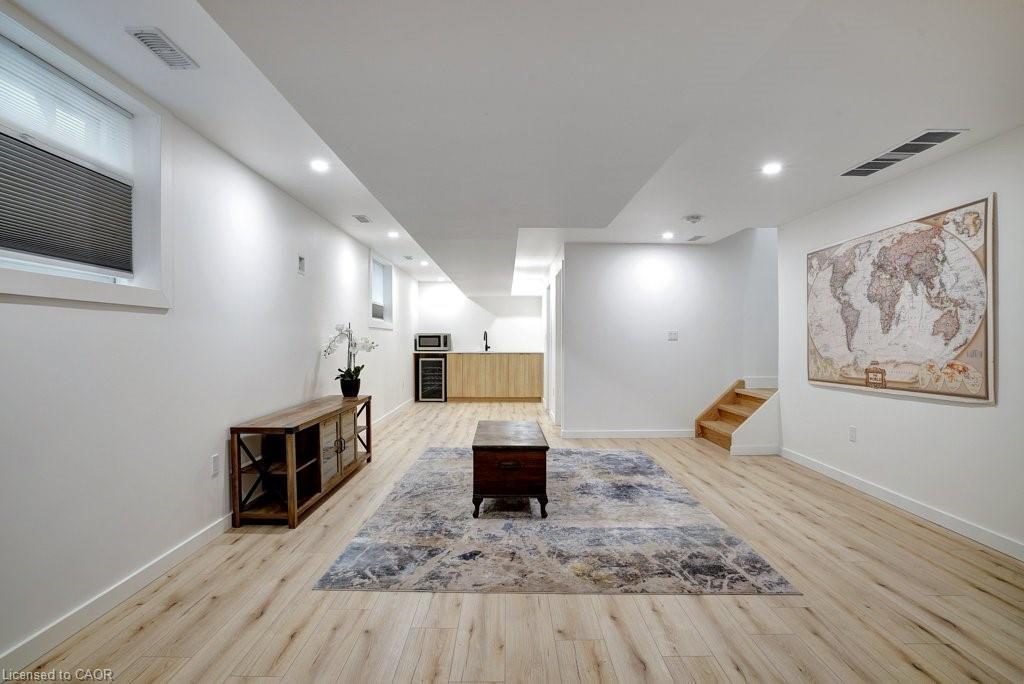 95 William Street W, Waterloo, ON - Indoor Photo Showing Other Room