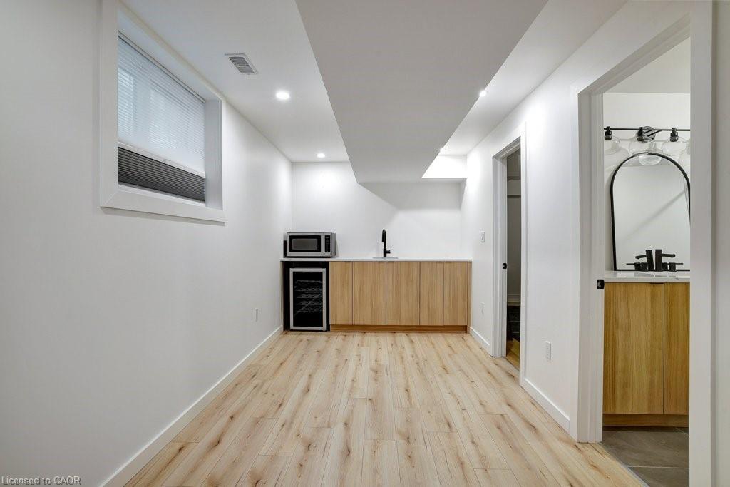 95 William Street W, Waterloo, ON - Indoor Photo Showing Other Room