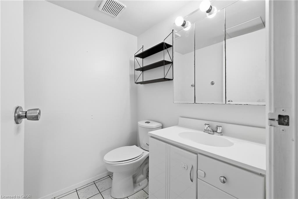 103-10 Ajax Street, Guelph, ON - Indoor Photo Showing Bathroom