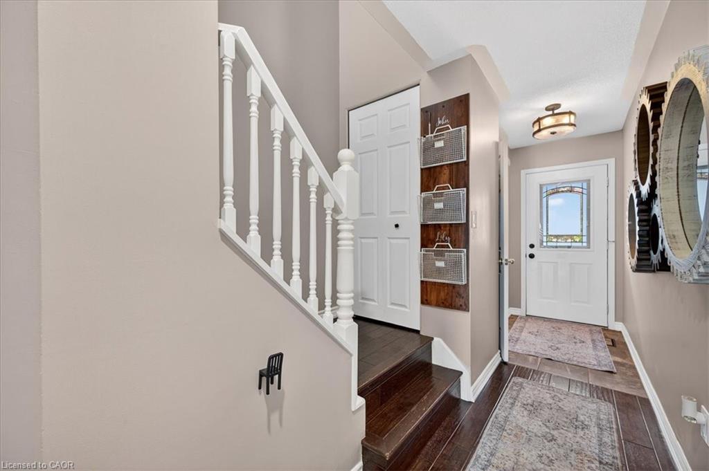 616 Iris Court, Burlington, ON - Indoor Photo Showing Other Room