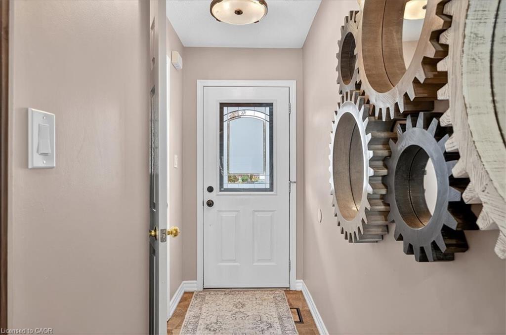 616 Iris Court, Burlington, ON - Indoor