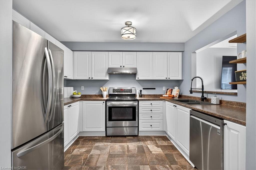 616 Iris Court, Burlington, ON - Indoor Photo Showing Kitchen With Double Sink