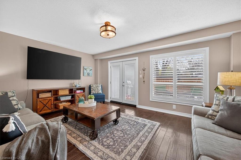 616 Iris Court, Burlington, ON - Indoor Photo Showing Living Room
