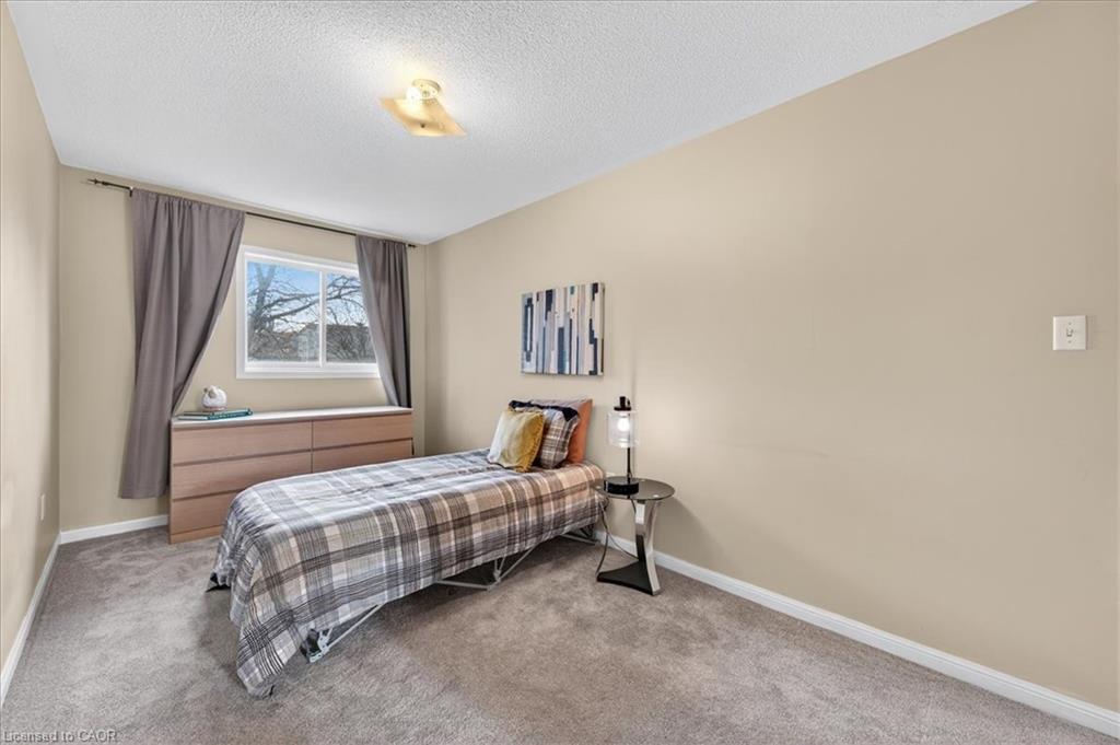 616 Iris Court, Burlington, ON - Indoor Photo Showing Bedroom