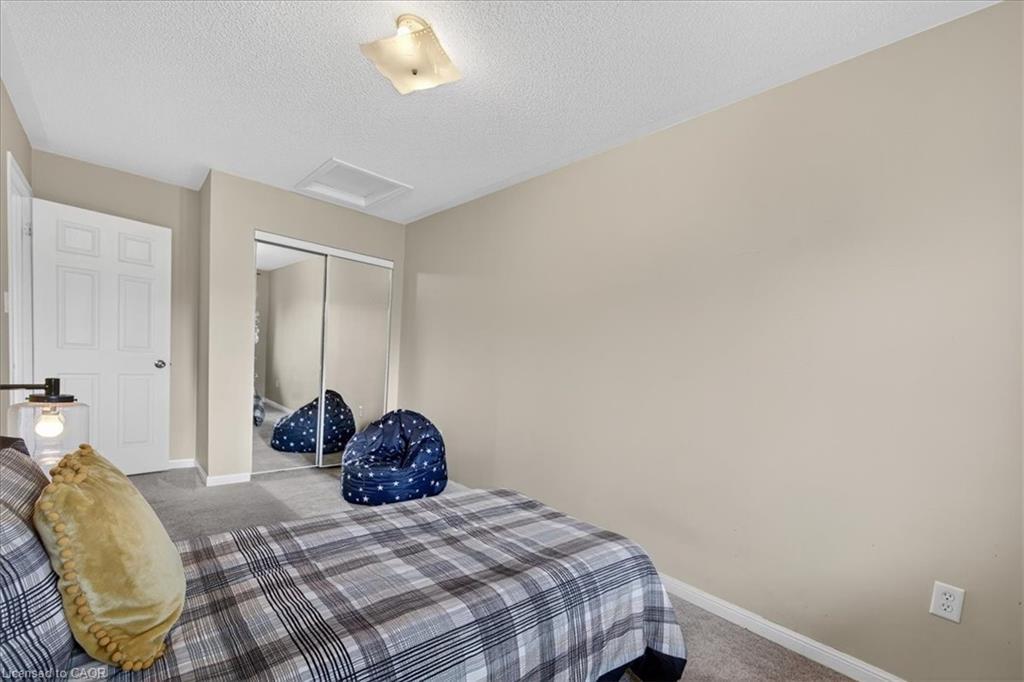 616 Iris Court, Burlington, ON - Indoor Photo Showing Bedroom