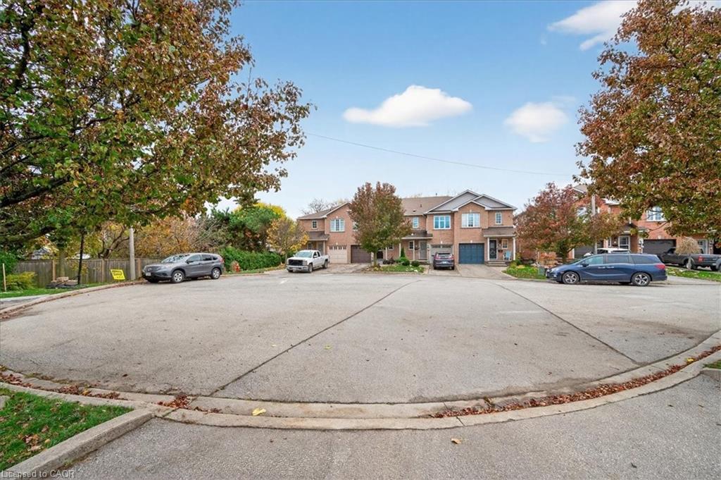 616 Iris Court, Burlington, ON - Outdoor