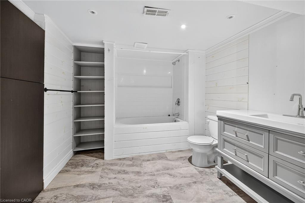 58 Ted Street, St. Catharines, ON - Indoor Photo Showing Bathroom