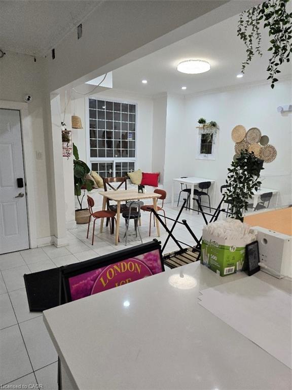 291 Main Street W, Hamilton, ON