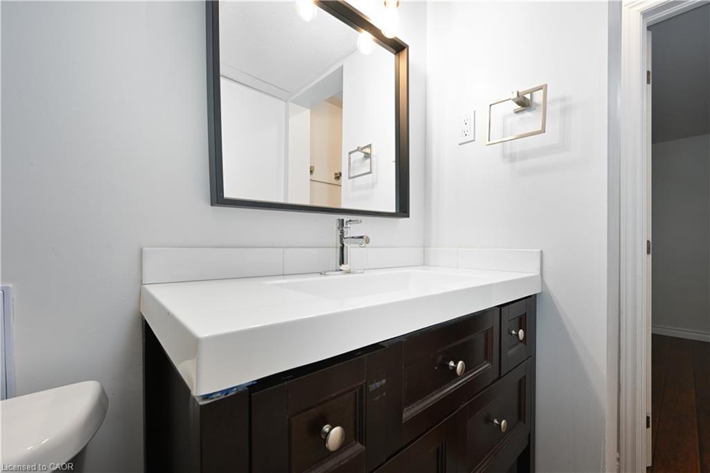 B-78 Pantano Drive, Hamilton, ON - Indoor Photo Showing Bathroom