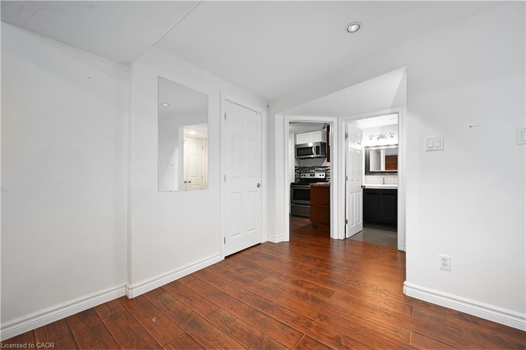 B-78 Pantano Drive, Hamilton, ON - Indoor Photo Showing Other Room