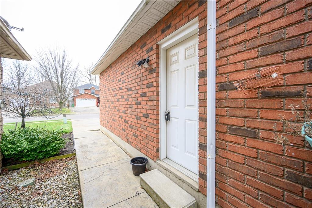 B-78 Pantano Drive, Hamilton, ON - Outdoor With Exterior