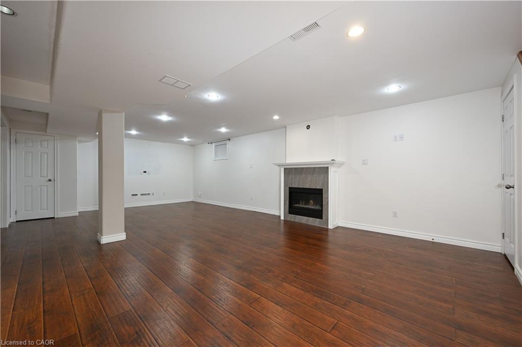 B-78 Pantano Drive, Hamilton, ON - Indoor With Fireplace