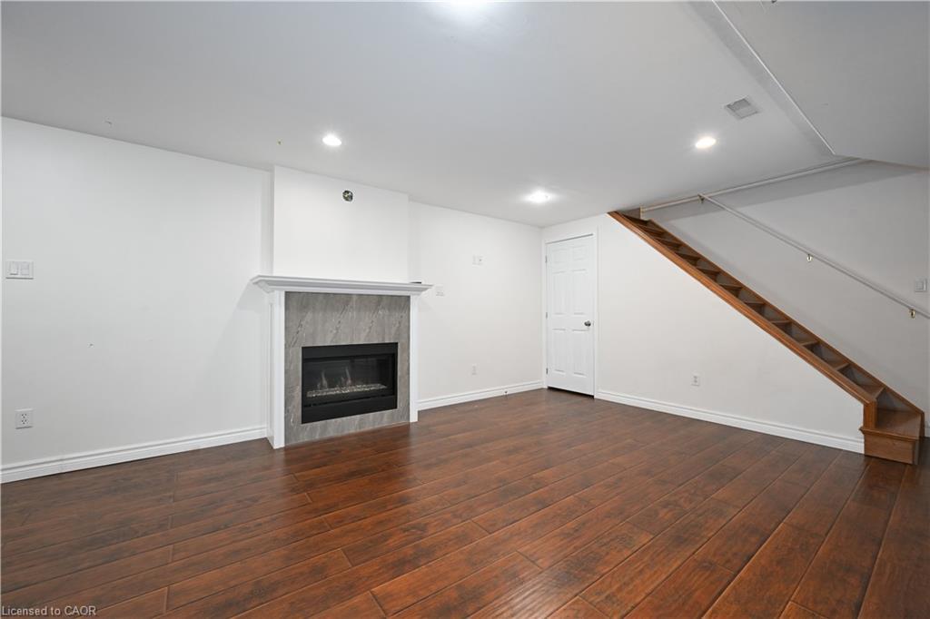 B-78 Pantano Drive, Hamilton, ON - Indoor With Fireplace