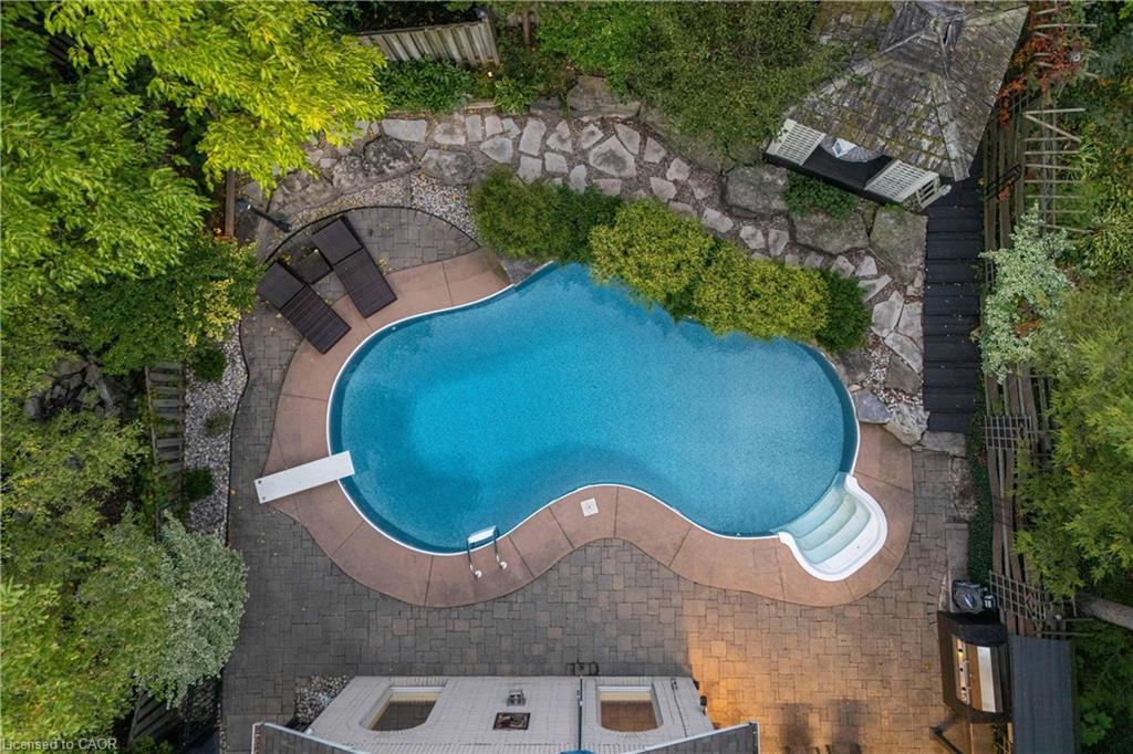 381 Queen Street S, Hamilton, ON - Outdoor With In Ground Pool